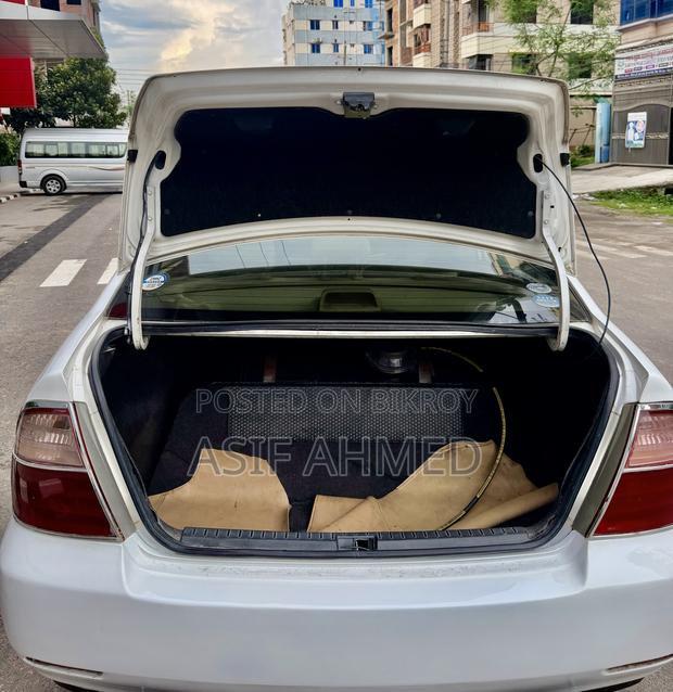 Toyota Corolla Sedan 2005 White