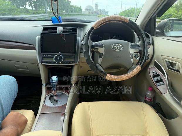Toyota Premio 2012 Silver