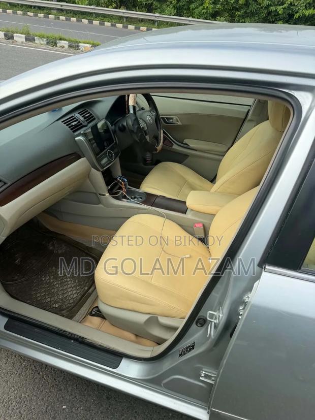 Toyota Premio 2012 Silver