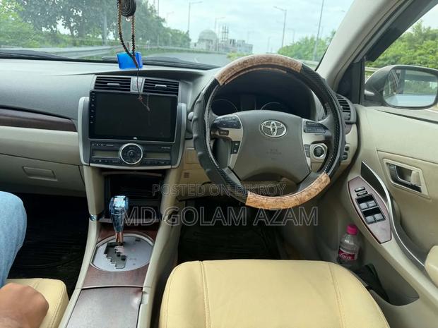 Toyota Premio 2012 Silver