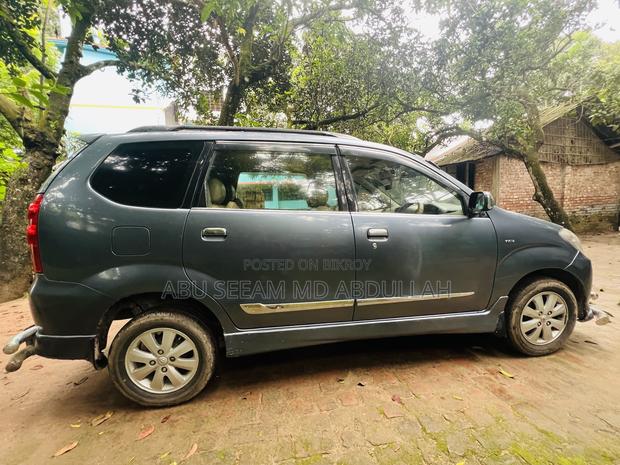 Toyota Avanza 2010