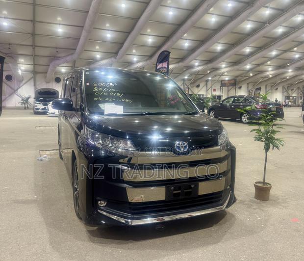 Toyota Noah 2023 Black