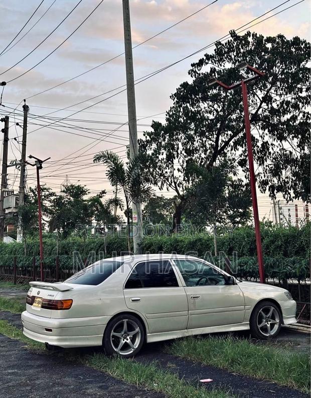Toyota Corona 1999 Pearl