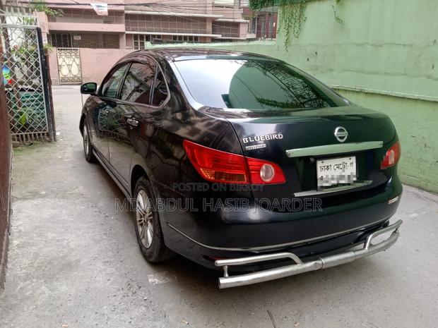 Nissan Bluebird 2005 Black