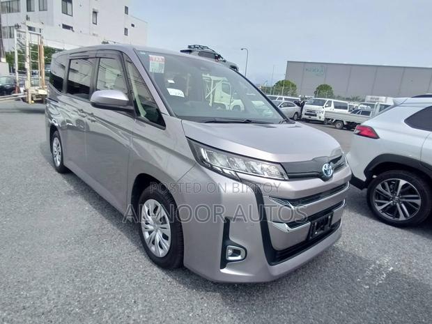Toyota Noah 2022 Gray