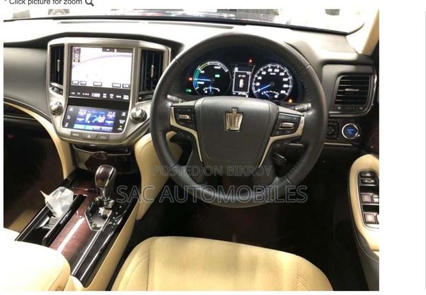 Toyota Crown 2018 Black