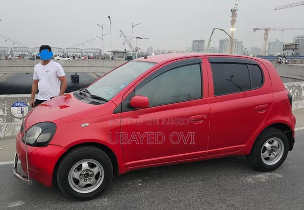 Toyota Vitz 1.0 FWD 5dr 2000 Red