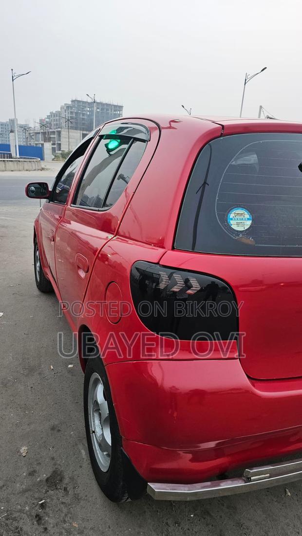 Toyota Vitz 1.0 FWD 5dr 2000 Red
