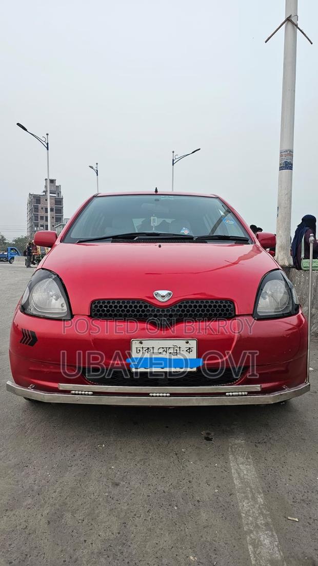 Toyota Vitz 1.0 FWD 5dr 2000 Red