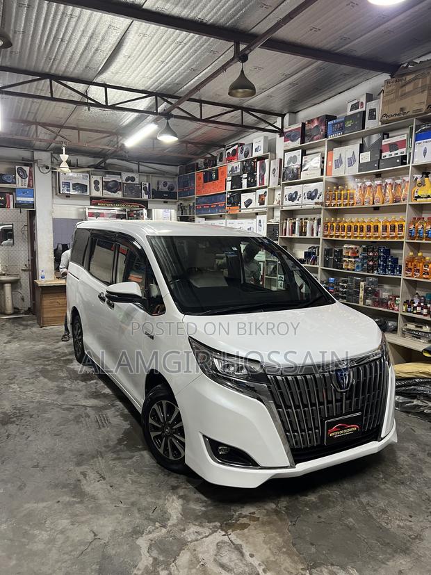 Toyota Esquire 1.8 FWD Hybrid (7 seater) 2018 Pearl