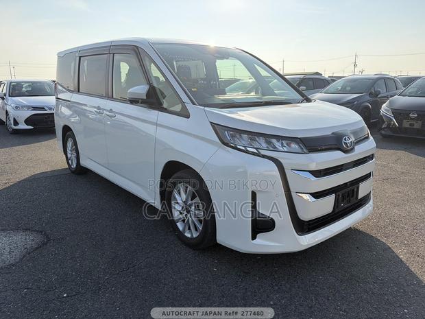 Toyota Noah 2022 Pearl