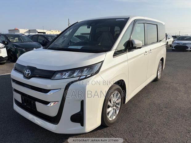 Toyota Noah 2022 Pearl