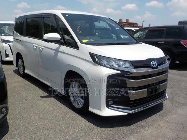Toyota Noah 2022 Pearl