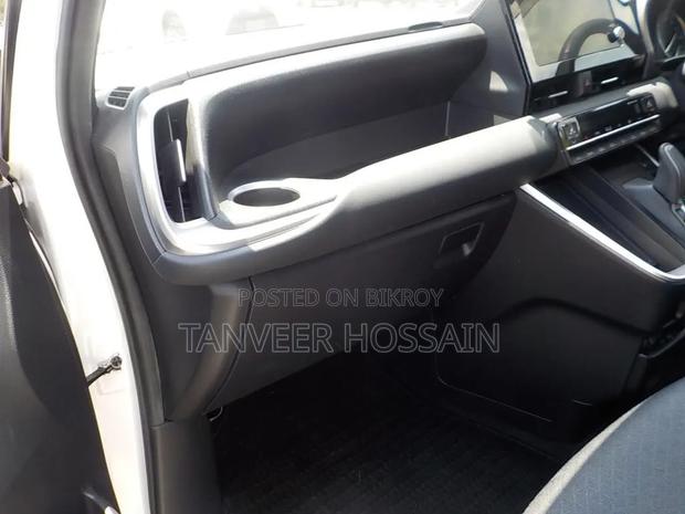 Toyota Noah 2022 Pearl