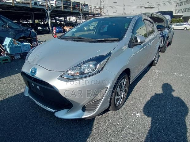 Toyota Aqua 2021 Silver