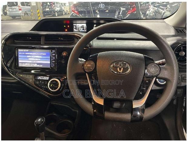 Toyota Aqua 2021 Silver
