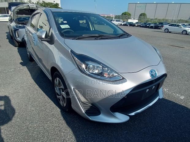 Toyota Aqua 2021 Silver