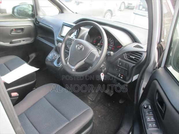 Toyota Noah 2.0 FWD (8 Seater) 2021 Silver