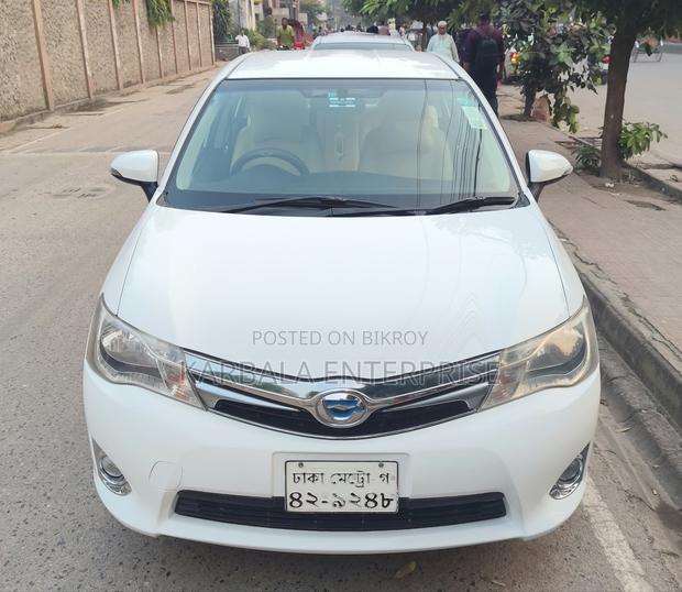 Toyota Axio 1.5 Hybrid 2WD 2013 White