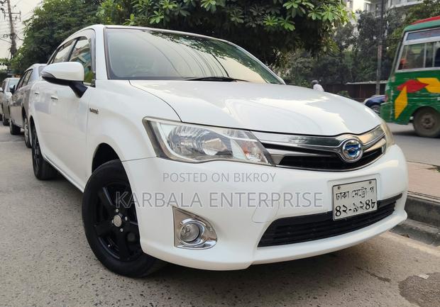 Toyota Axio 1.5 Hybrid 2WD 2013 White