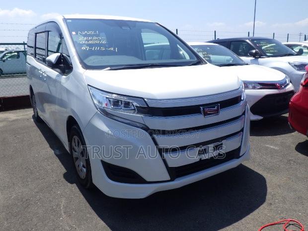 Toyota Noah 2021 Pearl