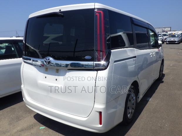 Toyota Noah 2021 Pearl