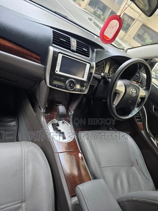 Toyota Premio 2014 Silver