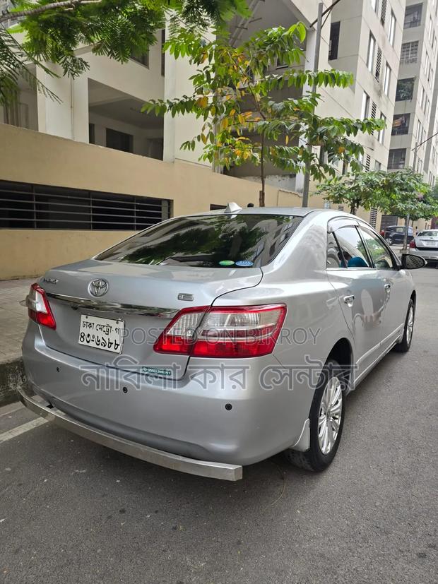 Toyota Premio 2014 Silver