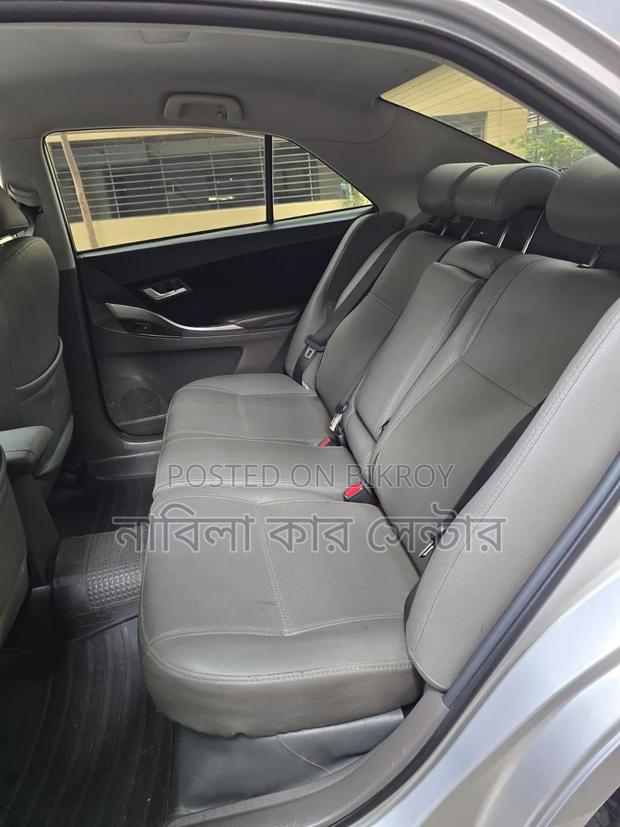 Toyota Premio 2014 Silver