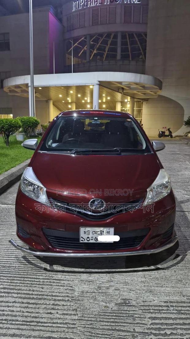 Toyota Vitz 2012 Maroon