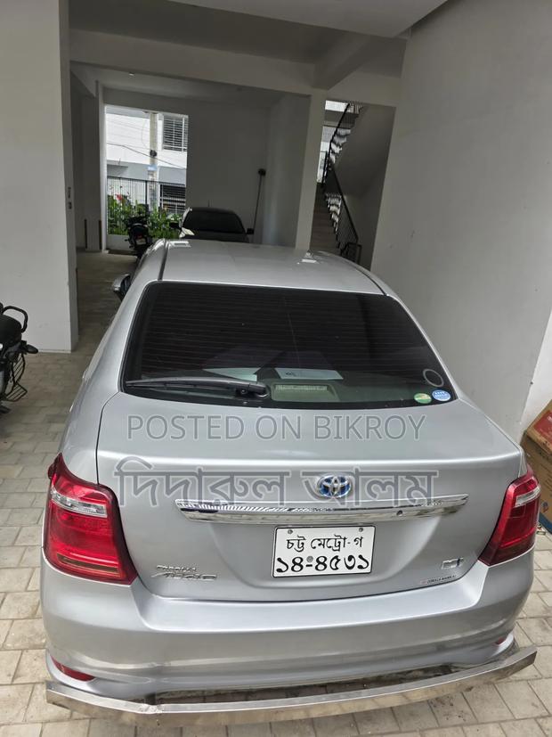 Toyota Axio 1.5 Hybrid 2WD 2015 Silver