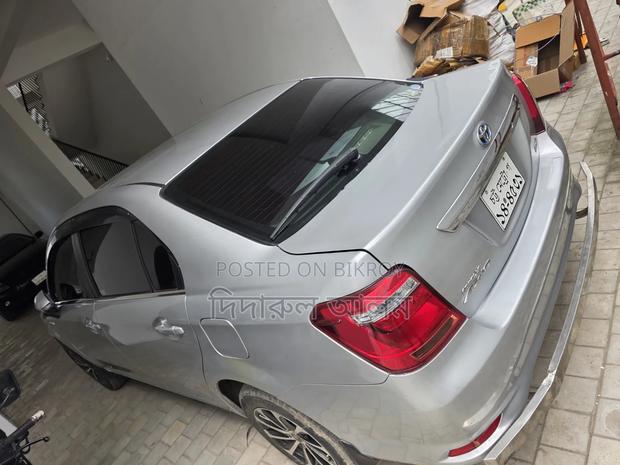 Toyota Axio 1.5 Hybrid 2WD 2015 Silver