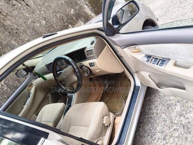 Toyota Corolla Sedan 2004 Brown