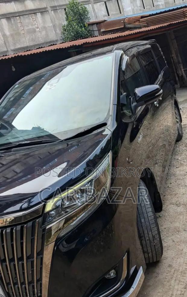 Toyota Noah 1.8 FWD Hybrid (7 seater) 2019 Gray