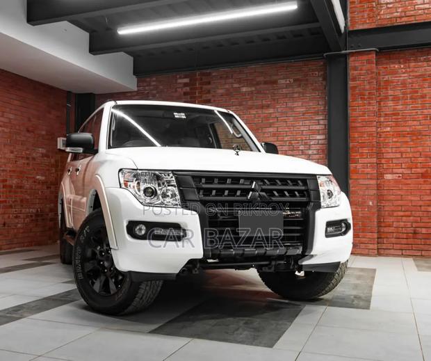 Mitsubishi Pajero Exceed 2017 White