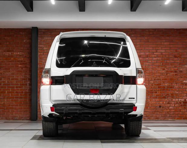 Mitsubishi Pajero Exceed 2017 White