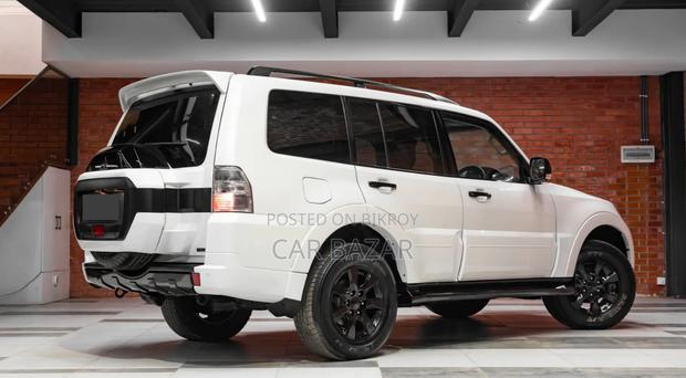 Mitsubishi Pajero Exceed 2017 White