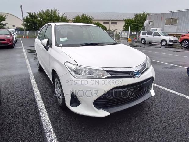 Toyota Axio 2021 White
