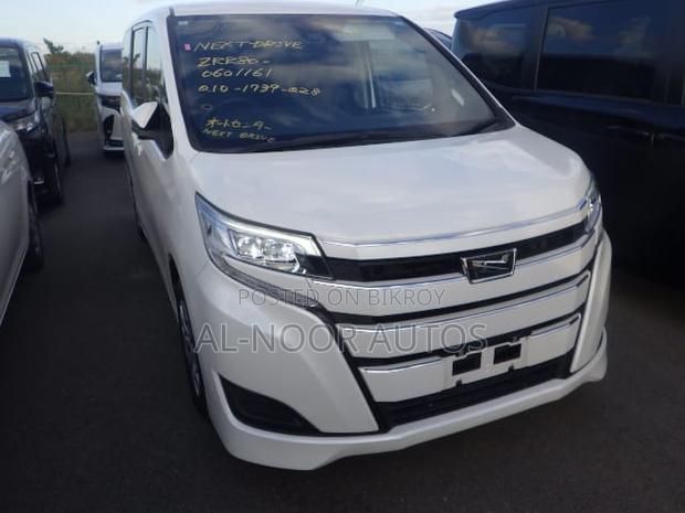 Toyota Noah 2.0 FWD (8 Seater) 2021 Pearl