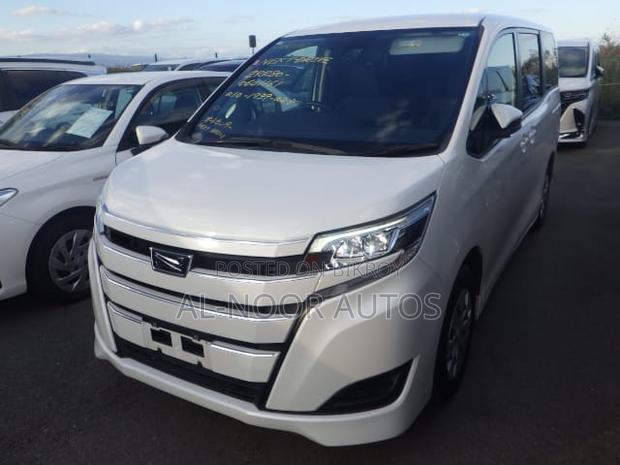 Toyota Noah 2.0 FWD (8 Seater) 2021 Pearl