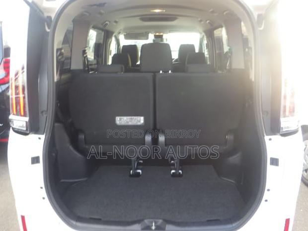 Toyota Noah 2.0 FWD (8 Seater) 2021 Pearl