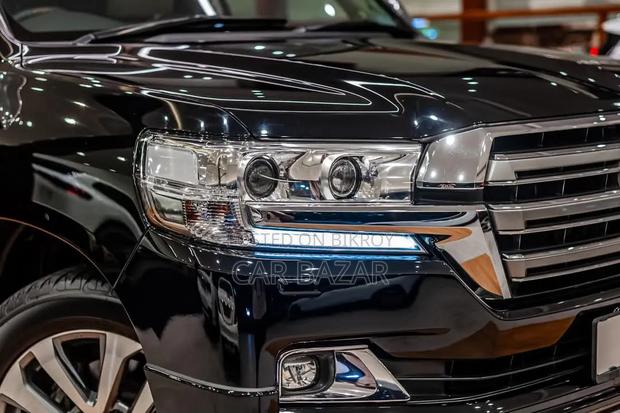Toyota Land Cruiser 4.5 V8 VXR 2017 Black