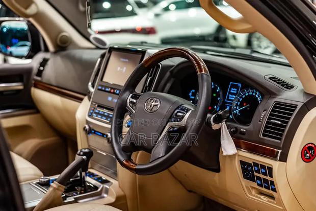Toyota Land Cruiser 4.5 V8 VXR 2017 Black