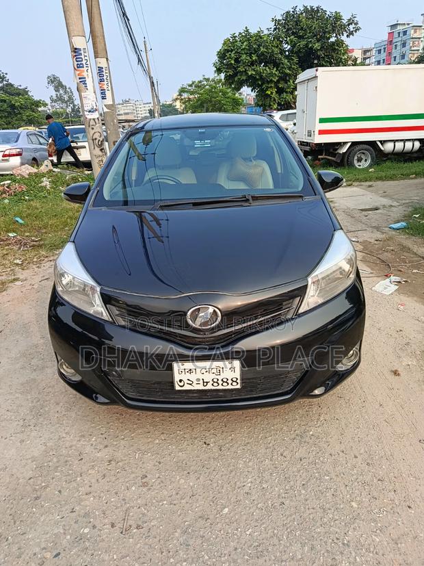 Toyota Vitz 2012 Black