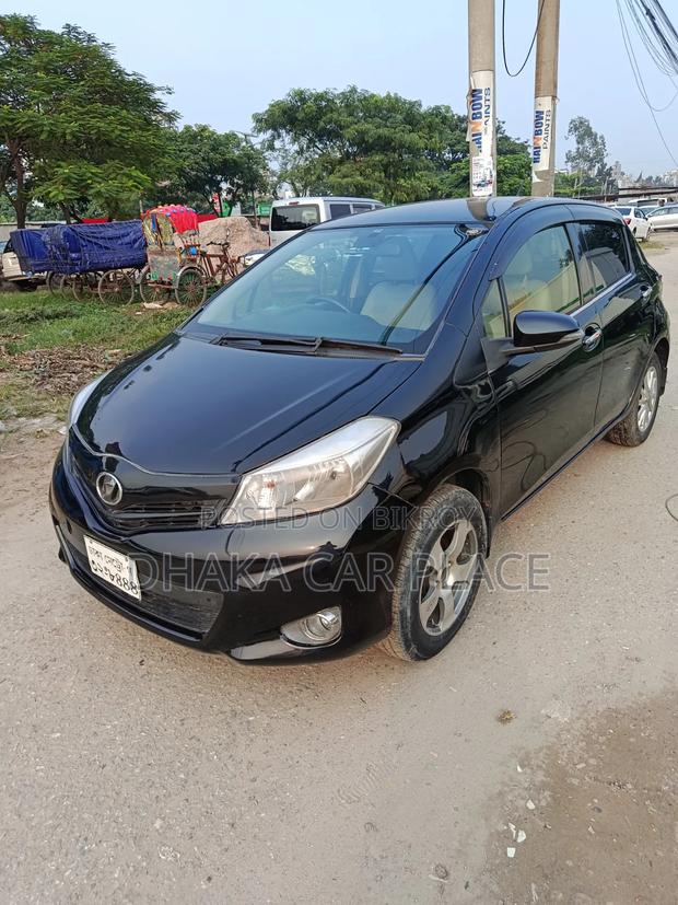 Toyota Vitz 2012 Black
