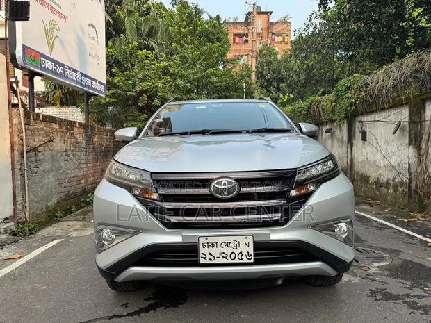 Toyota Rush 2021 Silver