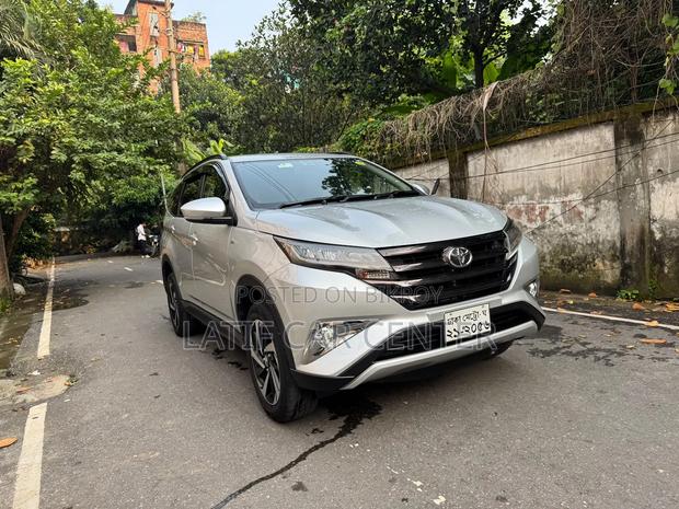 Toyota Rush 2021 Silver
