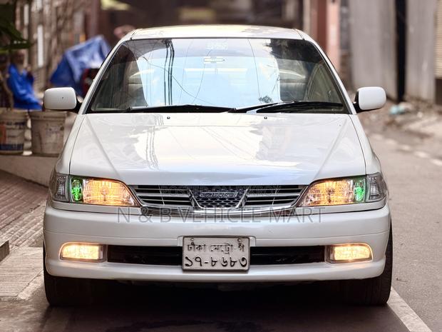 Toyota Carina 1.5 FWD Sedan 2001 Pearl