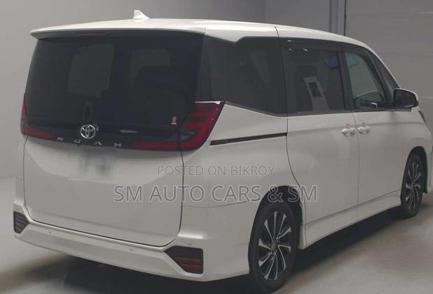 Toyota Noah 2022 Pearl