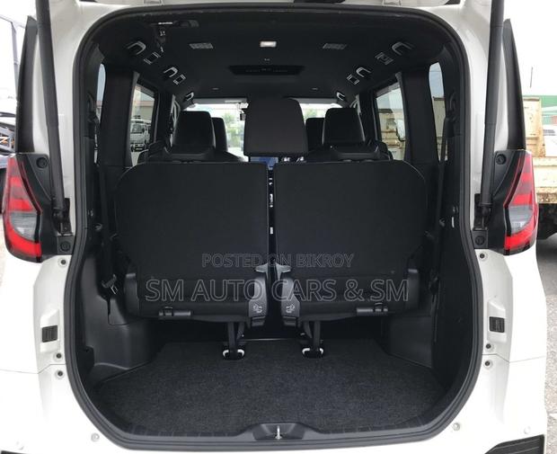 Toyota Noah 2022 Pearl